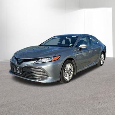2020 Toyota Camry Hybrid XLE