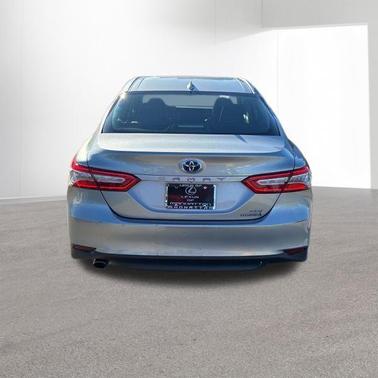 2020 Toyota Camry Hybrid XLE