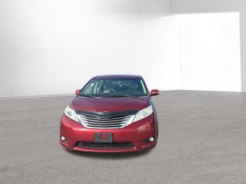 Salsa Red Pearl 2015 Toyota Sienna XLE