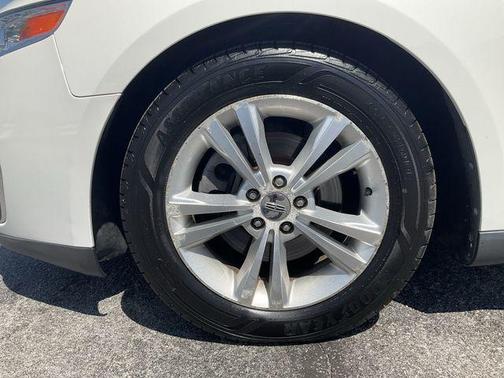 White 2009 Lincoln MKS Base