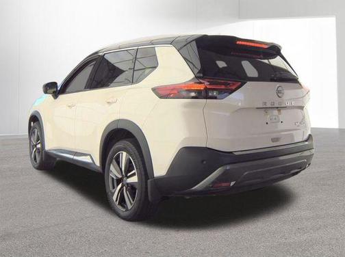 2 Tone White / Black Roof 2023 Nissan Rogue SL