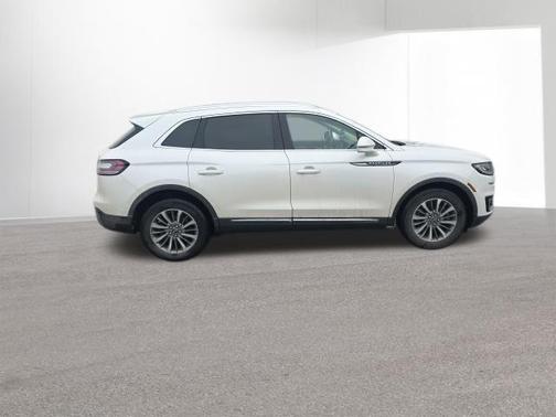 2019 Lincoln Nautilus Select