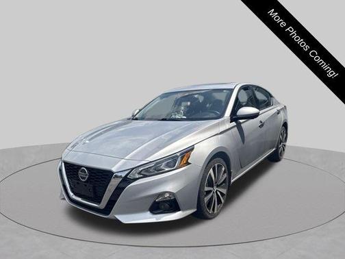 Brilliant Silver Metallic 2021 Nissan Altima 2.5 Platinum