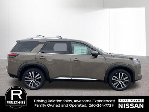 2025 Nissan Pathfinder Platinum
