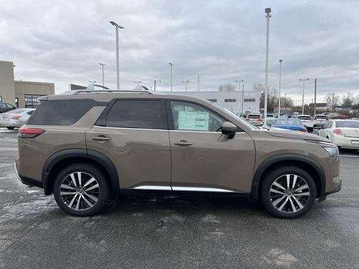 2025 Nissan Pathfinder Platinum