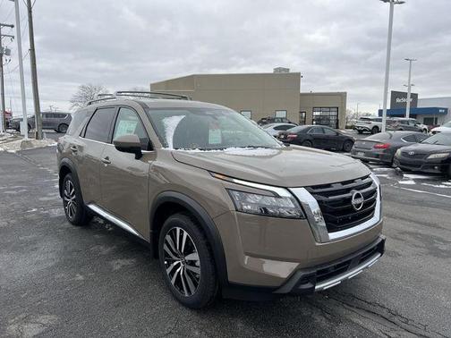 2025 Nissan Pathfinder Platinum