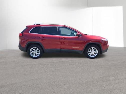 Deep Cherry Red Crystal Pearlcoat 2015 Jeep Cherokee Latitude