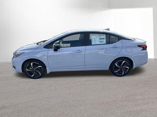 2025 Nissan Versa 1.6 SR