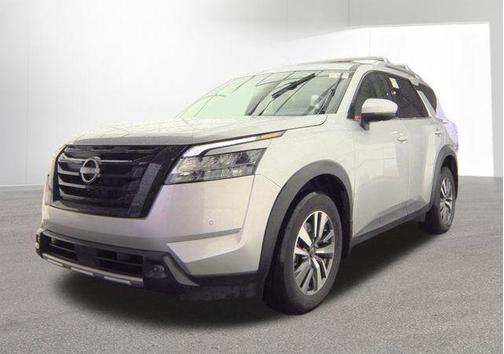 Brilliant Silver Metallic 2023 Nissan Pathfinder SL