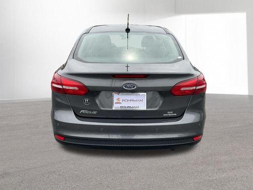 Magnetic 2016 Ford Focus SE