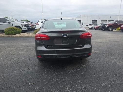 Magnetic 2016 Ford Focus SE