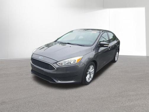 Magnetic 2016 Ford Focus SE