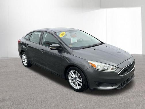 Magnetic 2016 Ford Focus SE