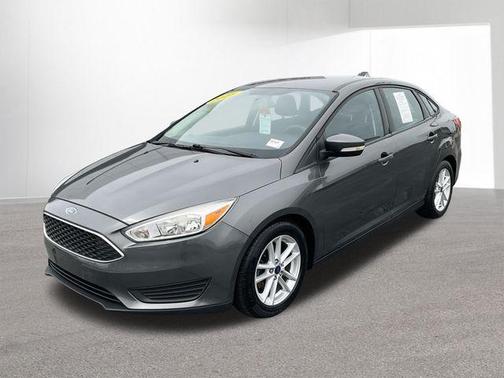 Magnetic 2016 Ford Focus SE