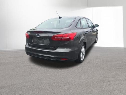 Magnetic 2016 Ford Focus SE