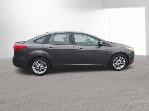 Magnetic 2016 Ford Focus SE
