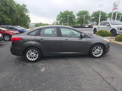 Magnetic 2016 Ford Focus SE