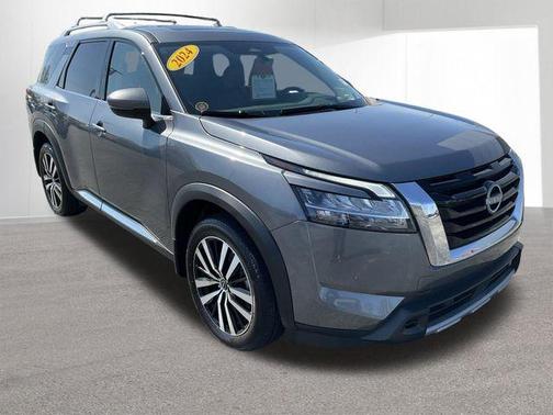 Gun Metallic 2024 Nissan Pathfinder Platinum