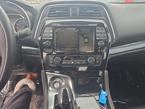 2023 Nissan Maxima SR