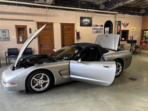 2001 Chevrolet Corvette Base