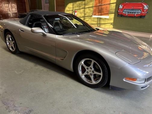 2001 Chevrolet Corvette Base