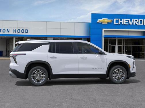 Summit White 2026 Chevrolet Traverse LT