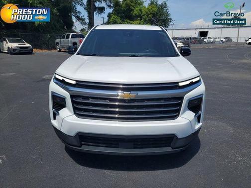 Summit White 2025 Chevrolet Traverse LT