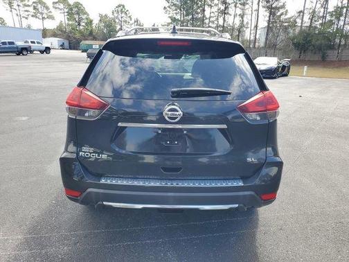 Magnetic Black 2018 Nissan Rogue SL