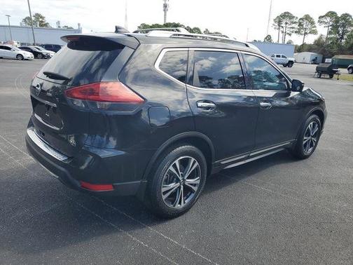 Magnetic Black 2018 Nissan Rogue SL