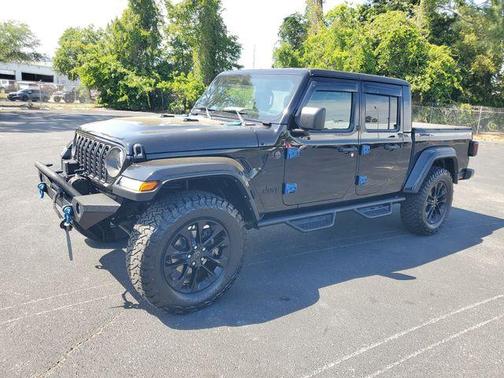 Black Clearcoat 2024 Jeep Gladiator Nighthawk