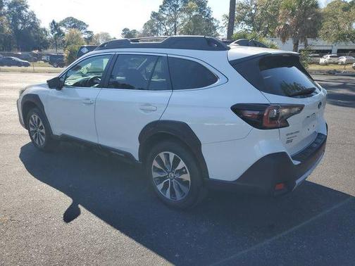 Crystal White Pearl 2024 Subaru Outback Limited