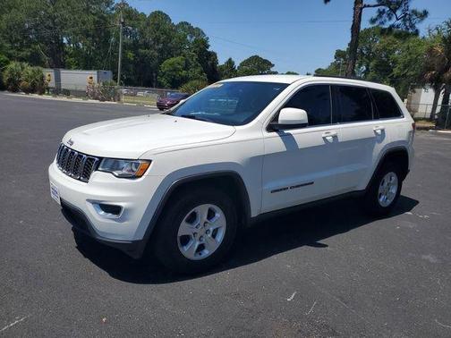 White 2017 Jeep Grand Cherokee Laredo