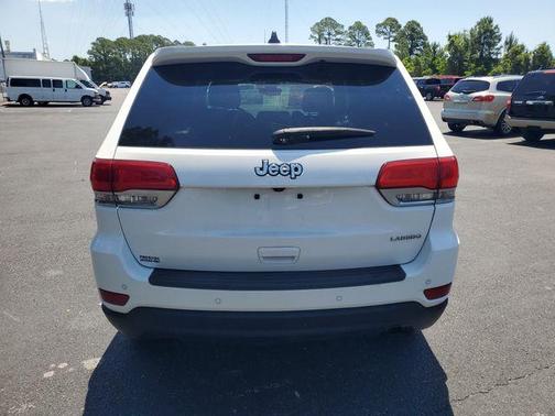 White 2017 Jeep Grand Cherokee Laredo