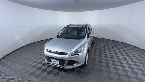 Ingot Silver Metallic 2014 Ford Escape SE