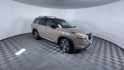 2023 Nissan Pathfinder Platinum 4WD