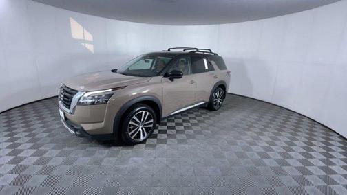 2023 Nissan Pathfinder Platinum 4WD