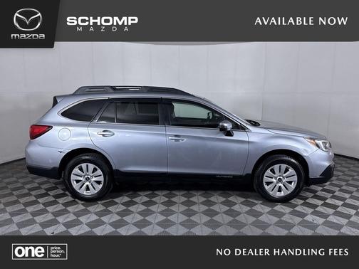 Ice Silver Metallic 2017 Subaru Outback 2.5i Premium