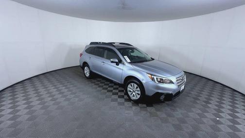 Ice Silver Metallic 2017 Subaru Outback 2.5i Premium