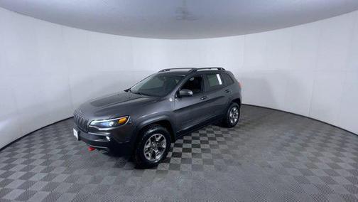 Granite Crystal Metallic Clearcoat 2019 Jeep Cherokee Trailhawk