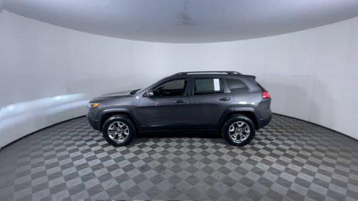 Granite Crystal Metallic Clearcoat 2019 Jeep Cherokee Trailhawk