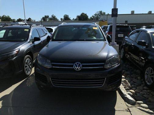 2012 Volkswagen Touareg VR6 Lux