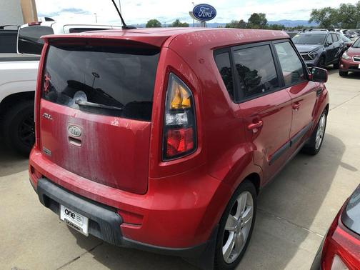 Molten 2011 Kia Soul sport