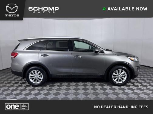 Titanium Silver 2017 Kia Sorento LX