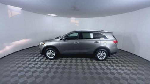 Titanium Silver 2017 Kia Sorento LX