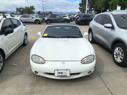 2000 Mazda MX-5 Miata Base