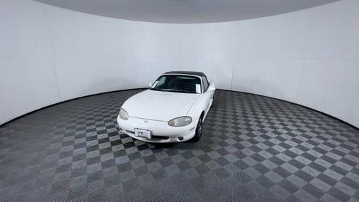 2000 Mazda MX-5 Miata Base
