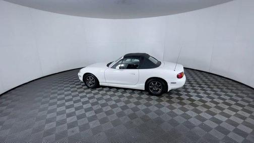 2000 Mazda MX-5 Miata Base