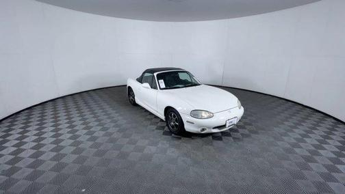 2000 Mazda MX-5 Miata Base