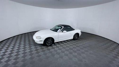 2000 Mazda MX-5 Miata Base