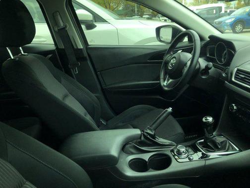 2016 Mazda Mazda3 i Touring